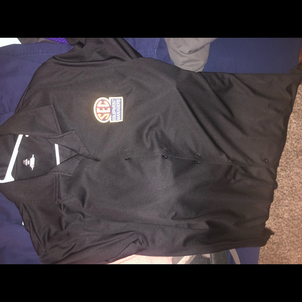 Sec equipment manager button up
